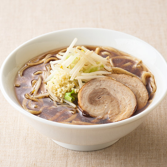 使用全粒小麥粉！蒜香醬油豚骨拉麵（2人份）