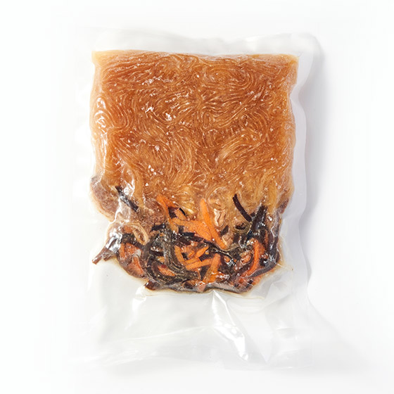 加入豆芽菜和韭菜！牛肉炒雜菜粉絲