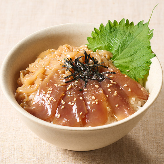 三陸產魷魚吞拿魚漬丼