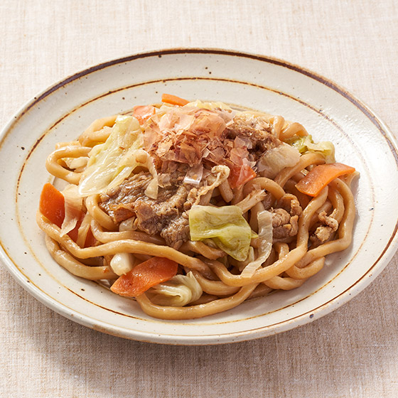 微波爐即煮！爽脆蔬菜肉炒烏冬