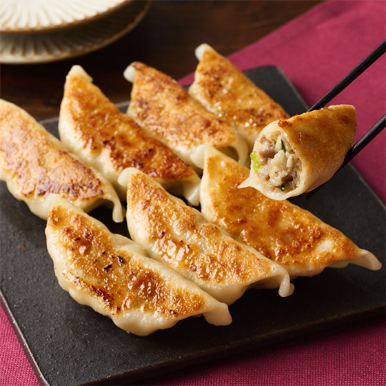 享受肉汁的甘甜！黑豚餃子（8隻）