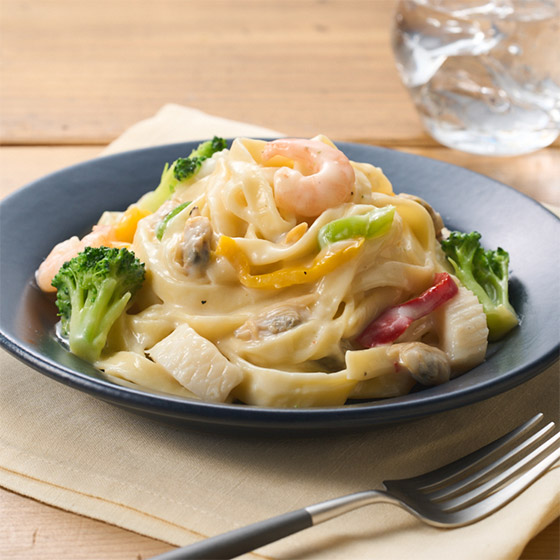 【微波爐意粉】海鮮滿滿！芝士忌廉意粉