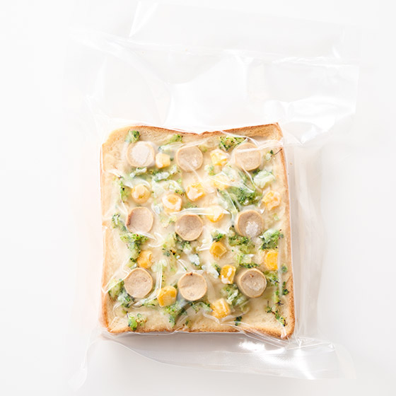 配菜吐司（香腸蔬菜白醬）