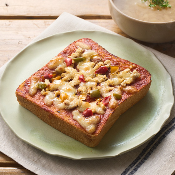 配菜多士（雞肉蔬菜番茄醬）