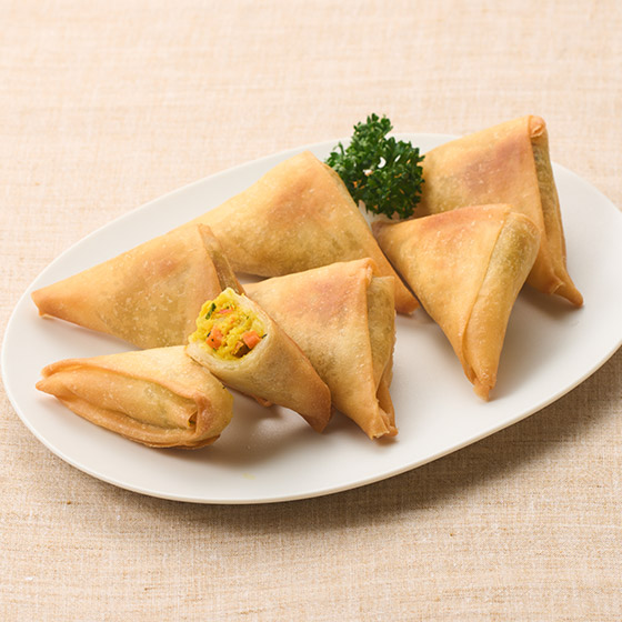 熱辣辣享受！鬆軟香辣鮮蝦咖喱角