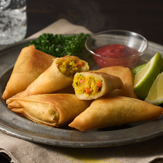 熱辣辣享受！鬆軟香辣鮮蝦咖喱角