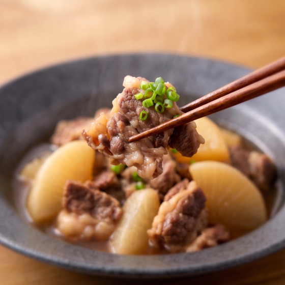 松露香氣！日式黑松露高湯燉牛肉白蘿蔔(每餐$64x2包)