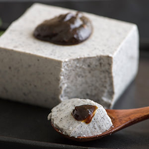 【賞味期短】鹹甜自選 濃香黑芝麻豆腐 （愛知縣製）