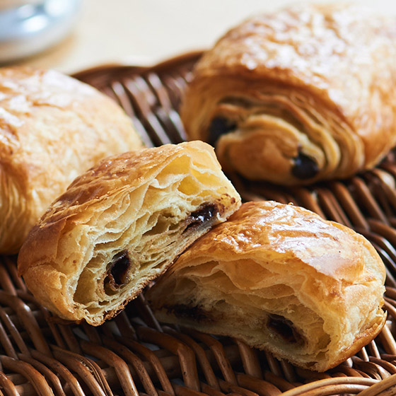 【不使用起酥油】散發牛油香味！香酥朱古力酥卷 