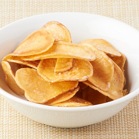 使用米油炸成 黃金千貫番薯片