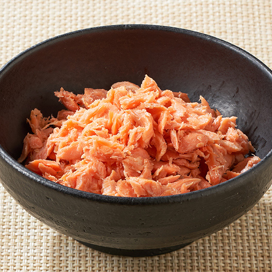 100%使用紅鮭 厚身直火三文魚碎