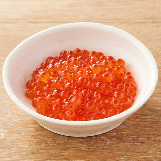 選用北海道根室秋鮭魚子 清爽口感醬油漬三文魚子