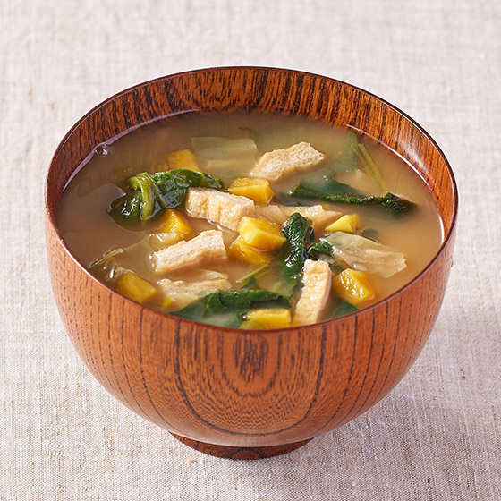 使用熟成味噌更濃厚 豐富蔬菜味噌湯