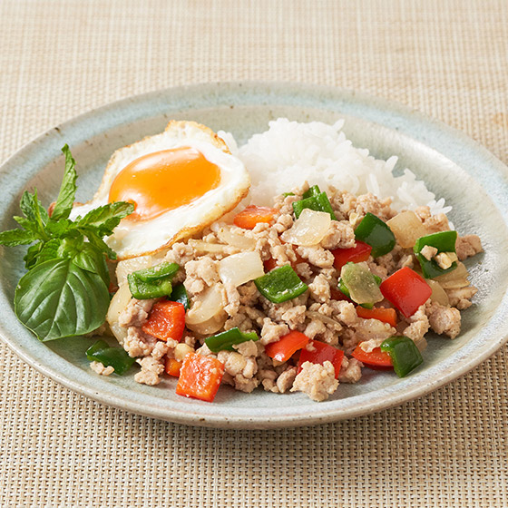 3個步驟馬上完成 泰式打拋雞肉飯(2人份)