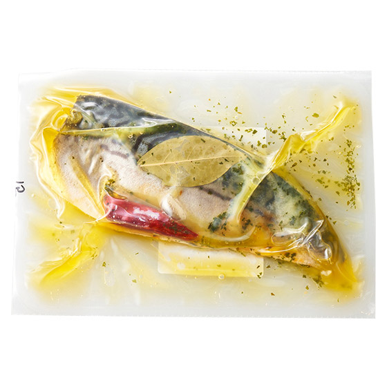 在香草油中低溫熟成 香草油封鯖魚
