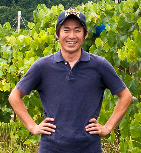 伊東厚先生　（桃）