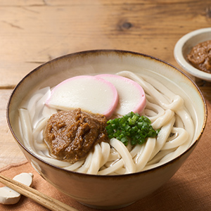 竹莢魚沙丁魚風 味噌芝麻烏冬 （2人份）