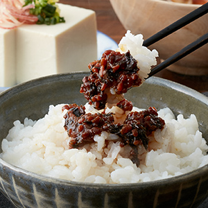 用來拌蔬菜、配餃子 芝麻油醬油麴