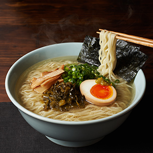 龜麺謹製 以魚露作為隱藏調味！鮮美鹽味拉麵